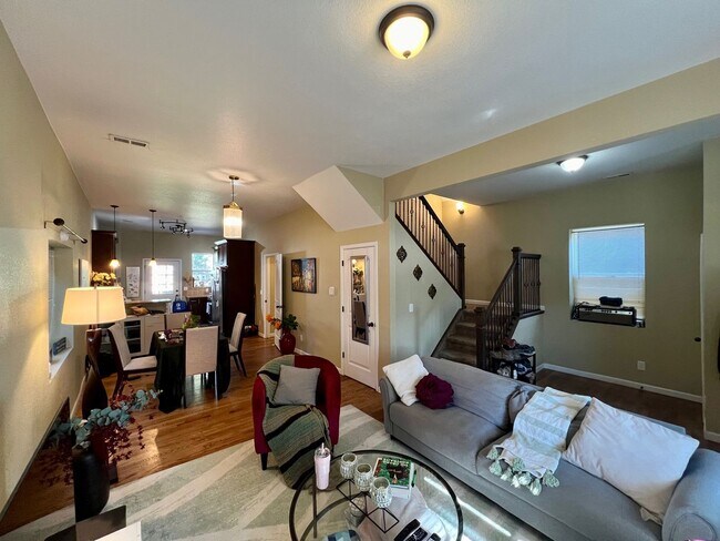 Building Photo - Santa Fe Arts District Gem, 3bed x 2 bath
