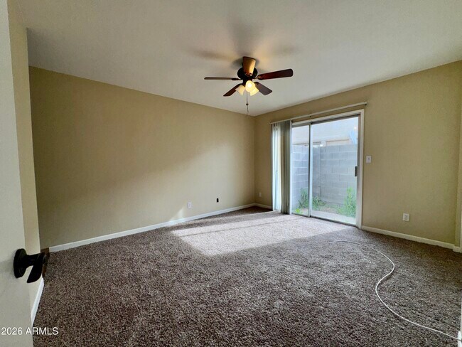 Building Photo - 546 S Allred Dr