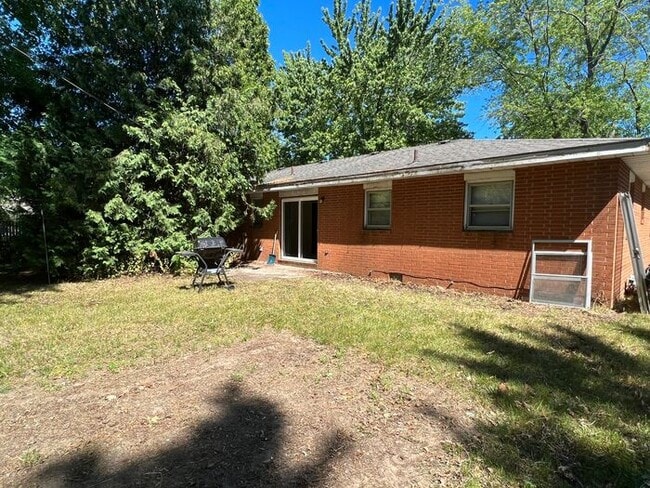 Building Photo - Updated 2 bedroom in Stevensville