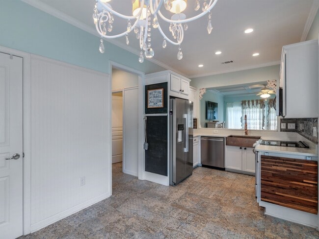 Building Photo - 207 English Ivy Dr