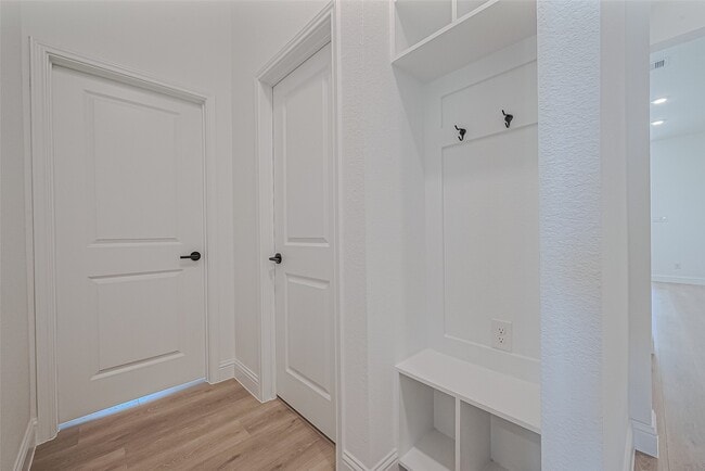 Building Photo - 2315 Red Chip Ln