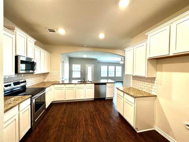 Building Photo - 3140 Overlook Dr