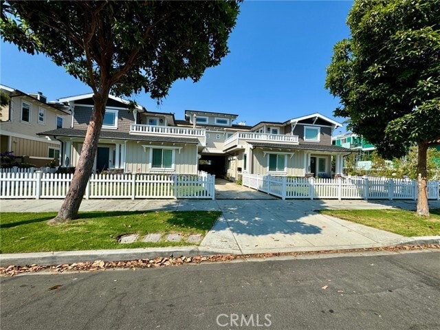 Building Photo - 804 N Irena Ave