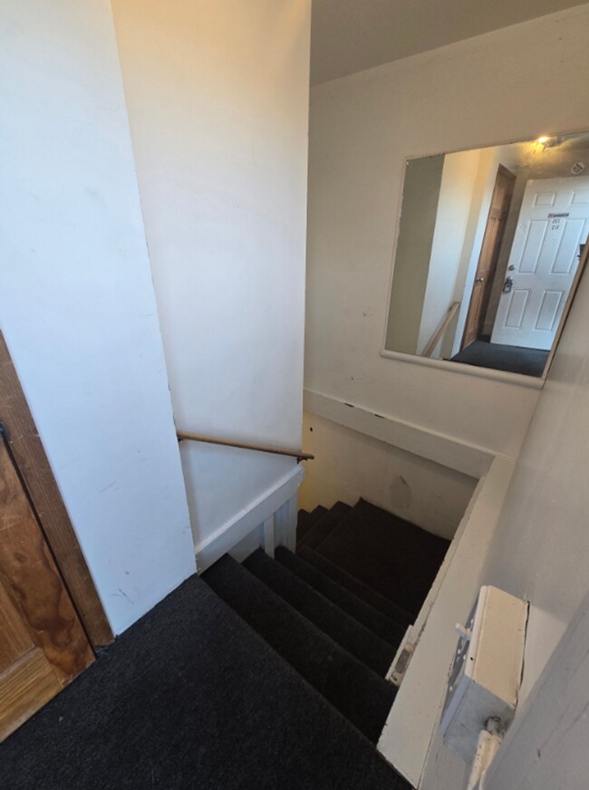 Building Photo - 135 Custer Ave