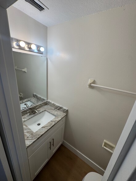 Building Photo - 11110 Essex Ridge Ct