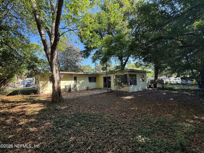 Building Photo - 7118 Pellias Rd