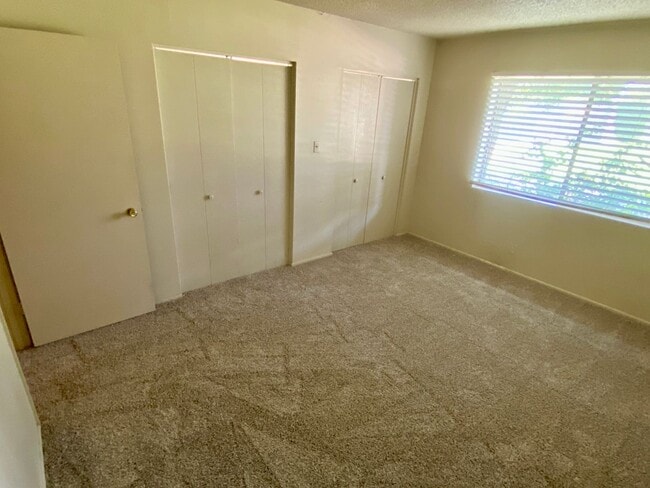 Building Photo - MOVE IN SPECIAL-NO RENT DUE UNTIL JANUARY 1, 2026 - 2 Bedroom 2 Bathroom in Central Phoenix