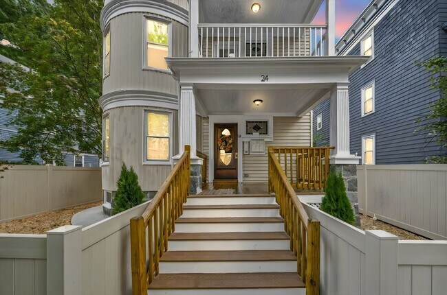 Building Photo - 24 Hinckley St