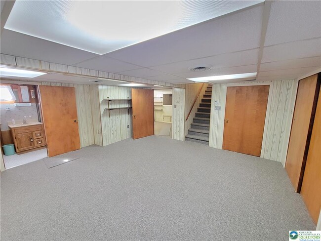 Building Photo - 712 Chestnut St