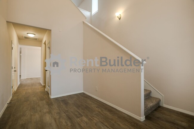 Building Photo - **SPECIAL PRICE REDUCITION FOR AN 18 MONTH...