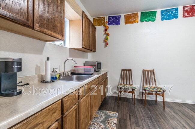 Building Photo - 1317 W French Pl