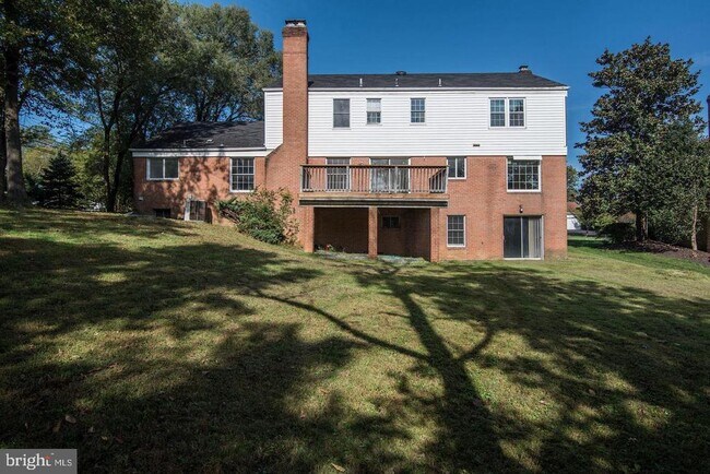 Building Photo - 9601 Persimmon Tree Rd