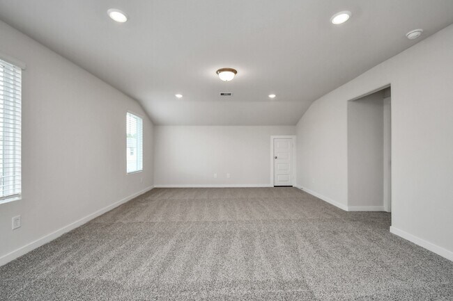 Building Photo - 16513 Breezy Knl Ct