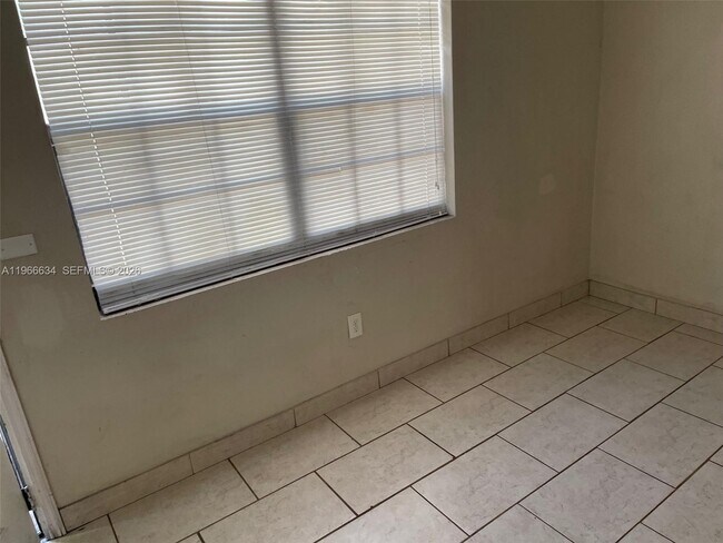 Building Photo - 720 NW 134th St