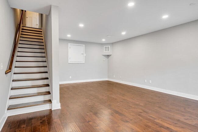 Building Photo - 4 BR, two-story rental with finished basement in WEHO!