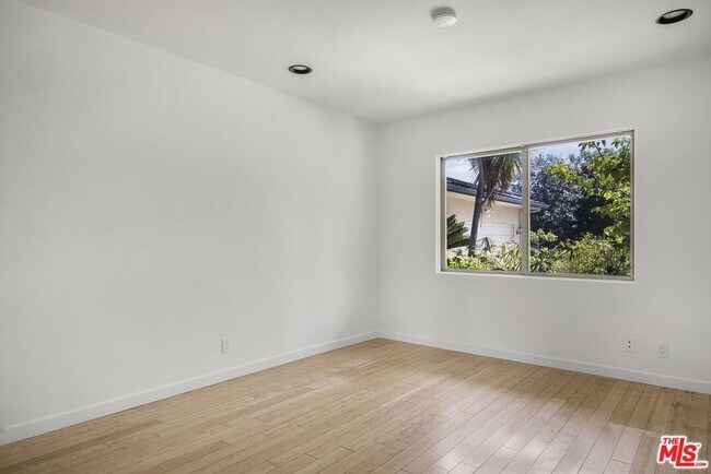 Building Photo - 3133 Barbydell Dr
