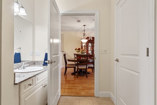 Building Photo - 3 Harvest Dr