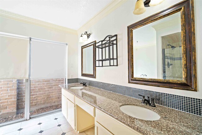 Building Photo - 16054 Hidden Acres Dr