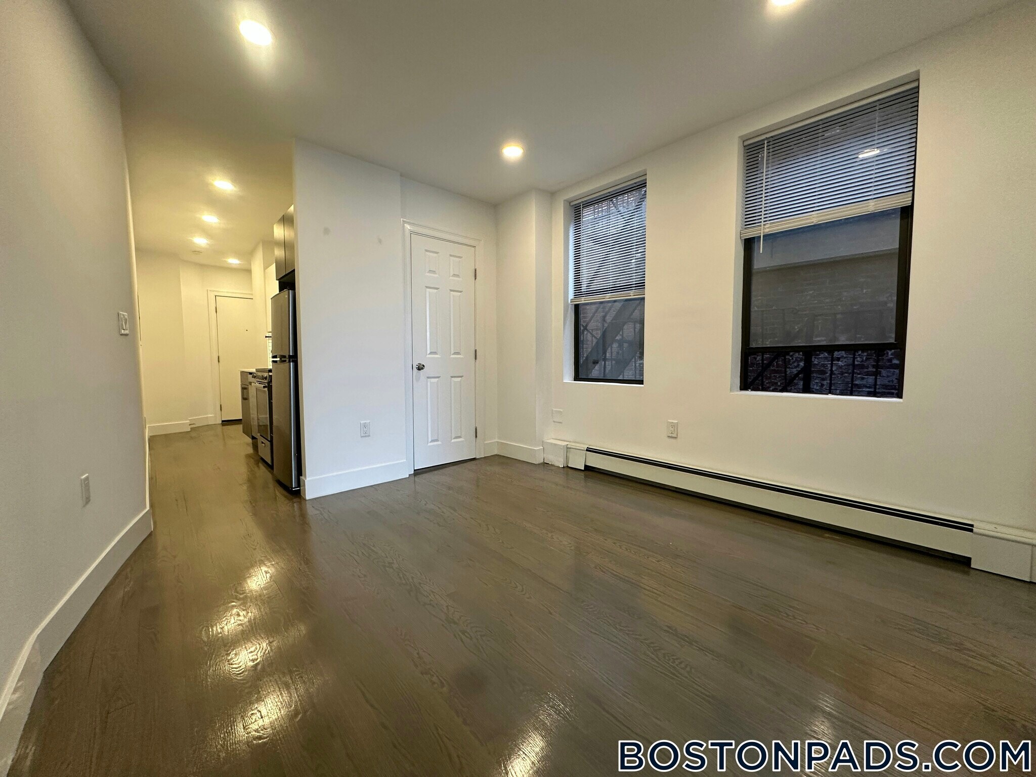 Building Photo - 44 Joy St