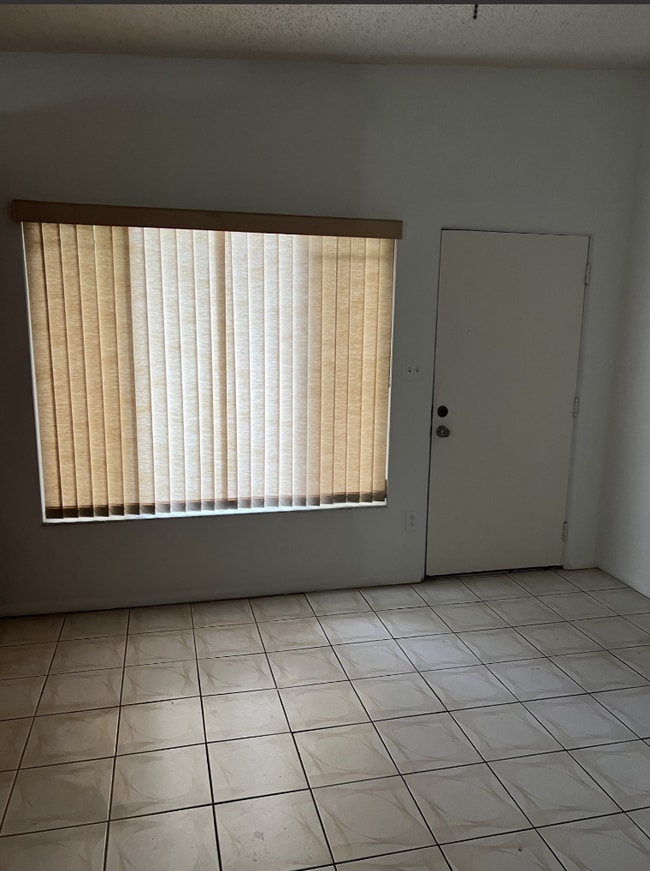 Building Photo - 232 Mercado Ave