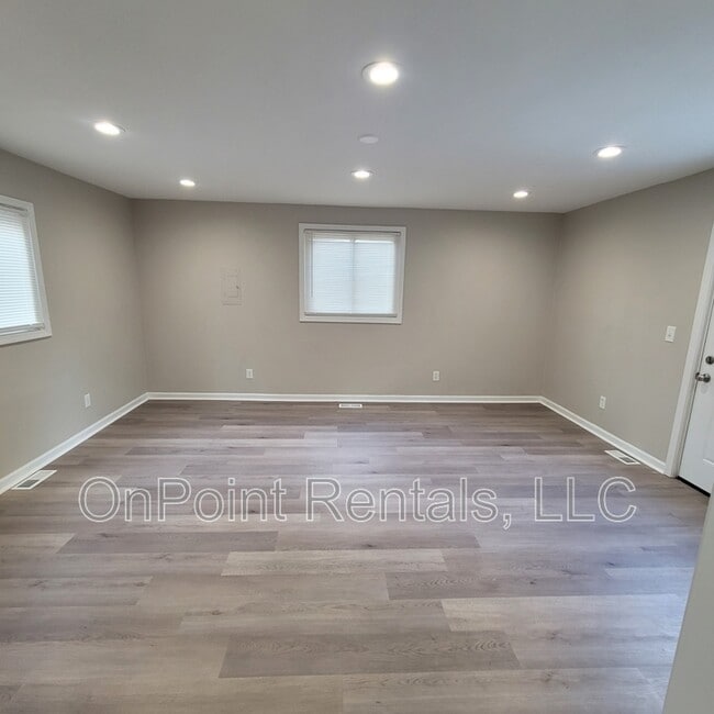 Building Photo - 30816 Grandview Ave
