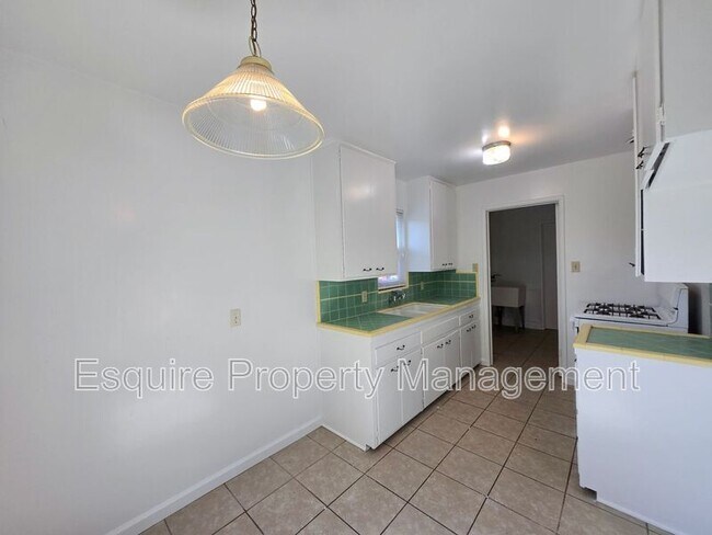 Building Photo - 808 Palm Dr