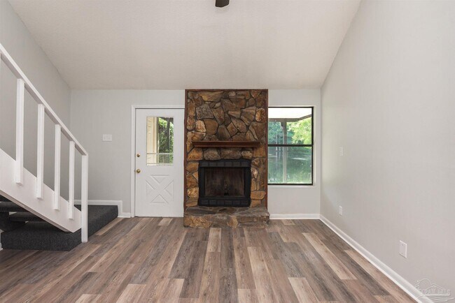 Building Photo - 7224 Lago Vista Ct