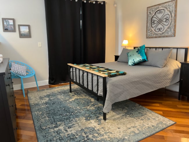 Building Photo - 4 W 17th St