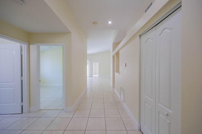 Building Photo - 9497 Boca Gardens Pkwy