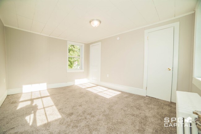 Building Photo - 33 N Penn St