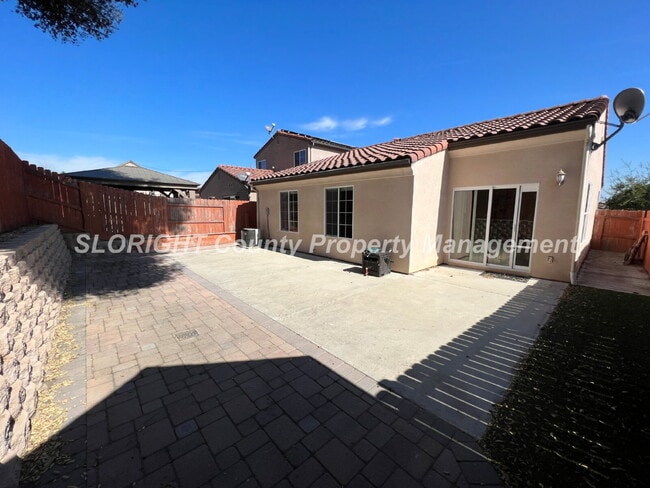 Building Photo - LEASE PENDING- 3 Bedroom / 2 Bathroom Home in Templeton