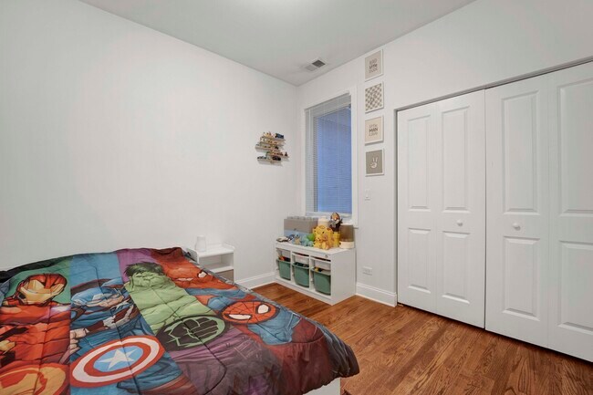 Building Photo - 3505 N Elston Ave