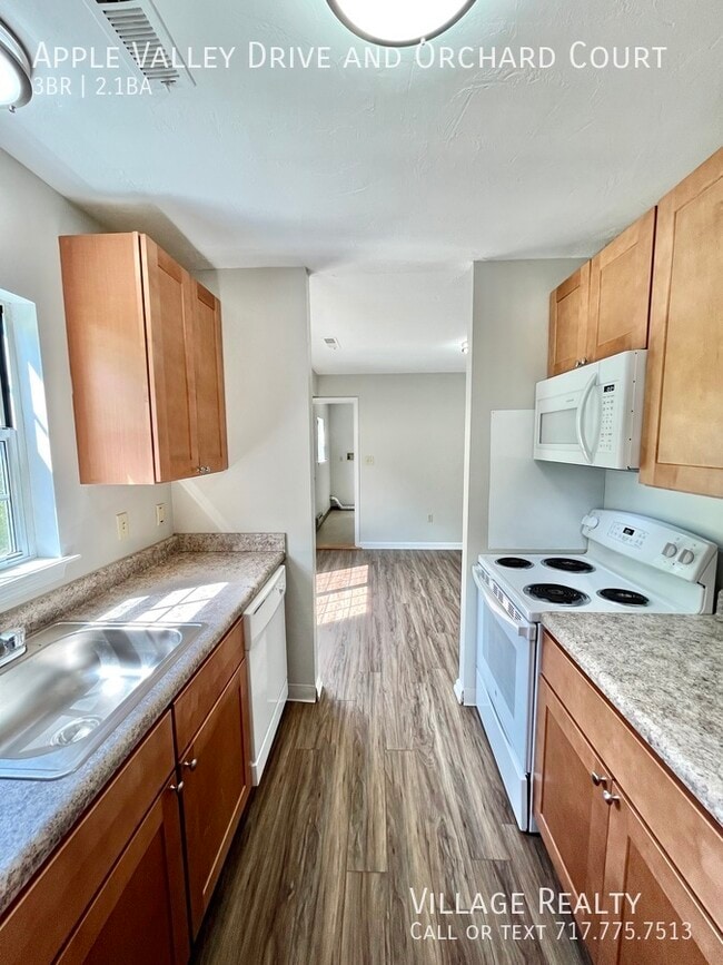 Building Photo - 710 Apple Valley Dr