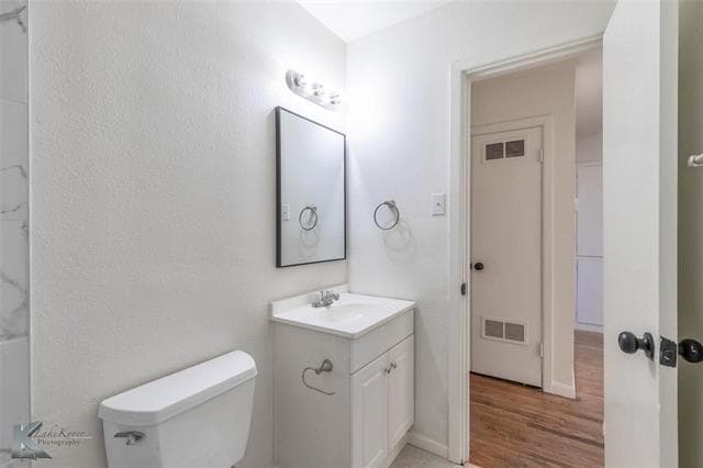 Building Photo - 2326 N Mockingbird Ln