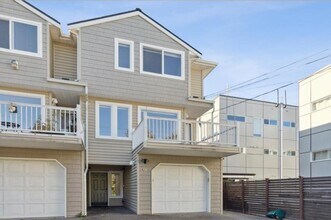 Building Photo - 3 bedroom in Seattle WA 98103