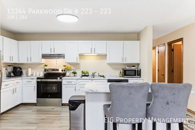 Building Photo - 13344 Parkwood Dr