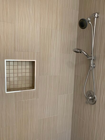 Bath - 6470 W 84th Pl