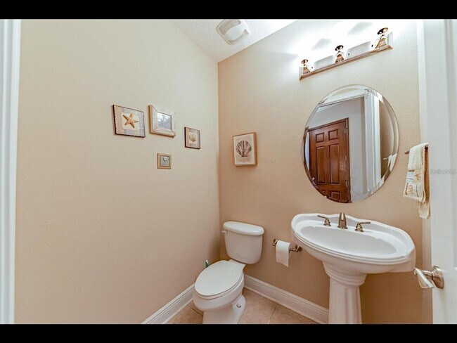 Building Photo - 1042 Bellasol Way