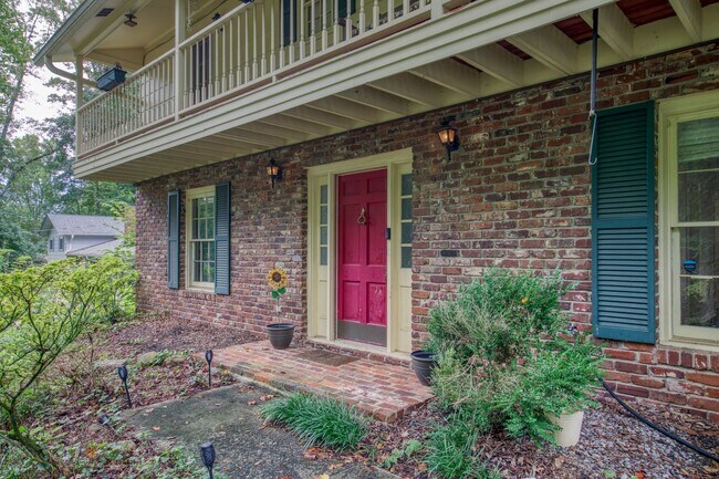 Building Photo - 105 Newton Ln