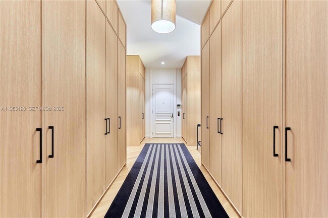 Building Photo - 11 Rue St