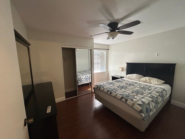 Building Photo - 2/2 Windsor Park Condo