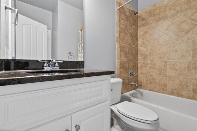 Building Photo - 4537 Grandview Pkwy