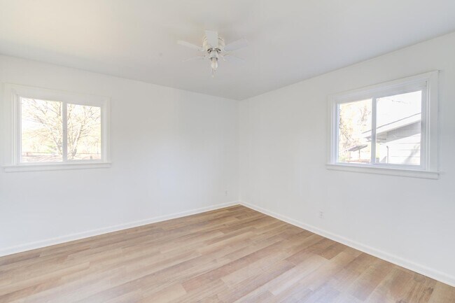 Building Photo - 49 Forestwood Dr