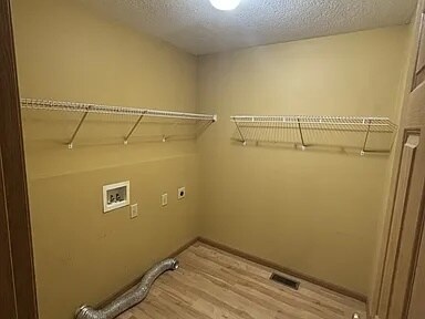 Building Photo - 8629 Fernbrook Dr