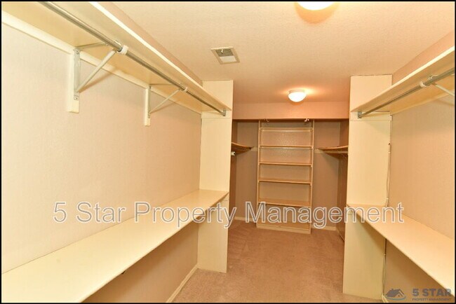 Building Photo - 6598 Eagle Ridge Dr