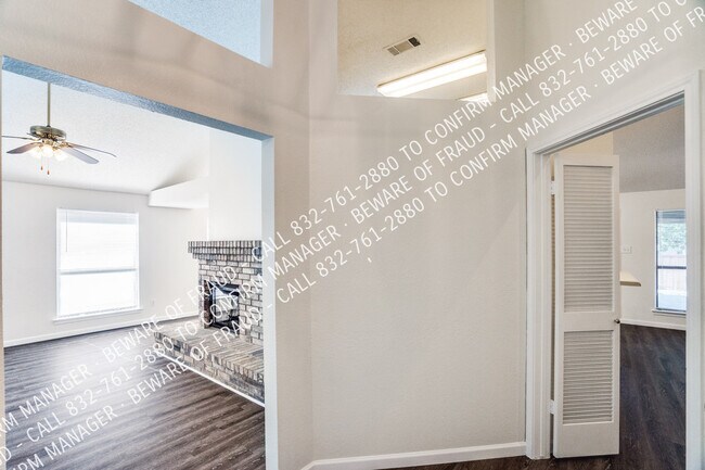 Building Photo - 1538 Evergreen Dr