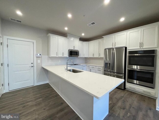 Building Photo - 4161 Red Mulberry Dr