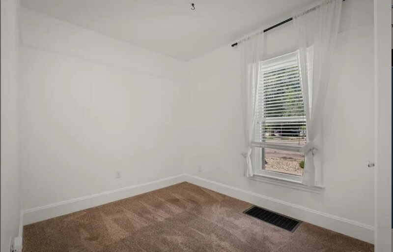 Building Photo - 502 E San Miguel St