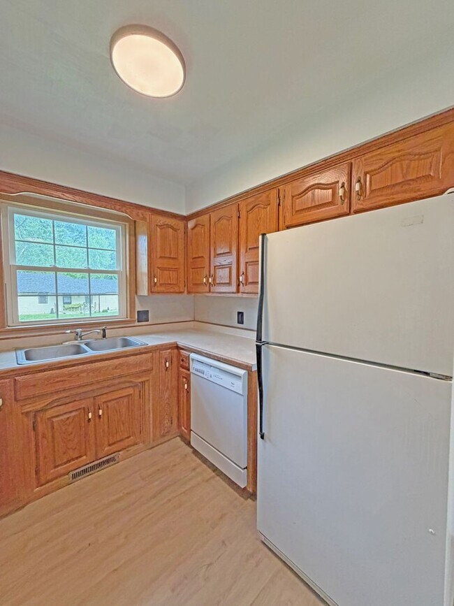 Building Photo - S. Market Duplex