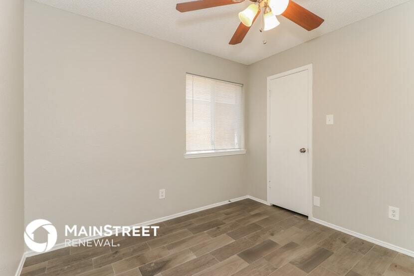 Building Photo - 6111 Inks Lake Dr